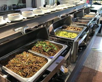 Pine Garden Hotel - Kuching - Buffet