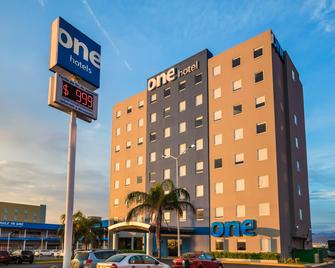 One Monterrey Aeropuerto - Ciudad Apodaca - Edificio