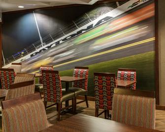 Hampton Inn Daytona Speedway-Airport - Daytona Beach - Bar