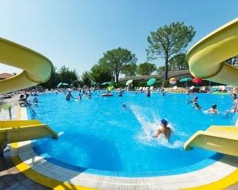 Happy Camp Mobile Homes in Camping Cisano San Vito - Bardolino