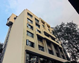 The Legend Hotel- Santacruz Near Mumbai International Airport - Mumbai - Building