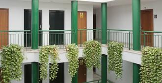 Apartamentos Vértice Bib Rambla - Seville - Bangunan