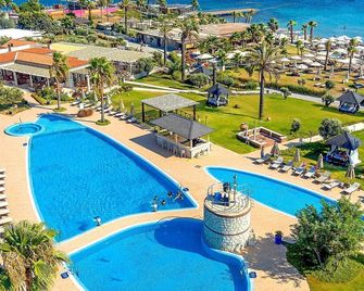 Alacati Beach Resort - Cesme - Piscina