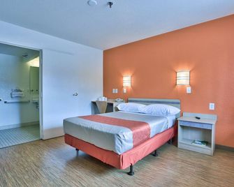 Motel 6-Flagstaff, Az - West - Woodland Village - Flagstaff - Bedroom