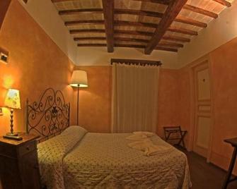 Agriturismo Casale Nel Parco Dei Monti Sibillini - Norcia - Schlafzimmer