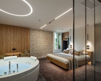Logis Hôtel Parenthèse, Restaurant & Spa - Vernantois