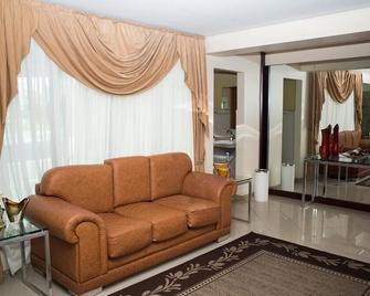 Gloria Garden Suites - Macaé - Sala de estar