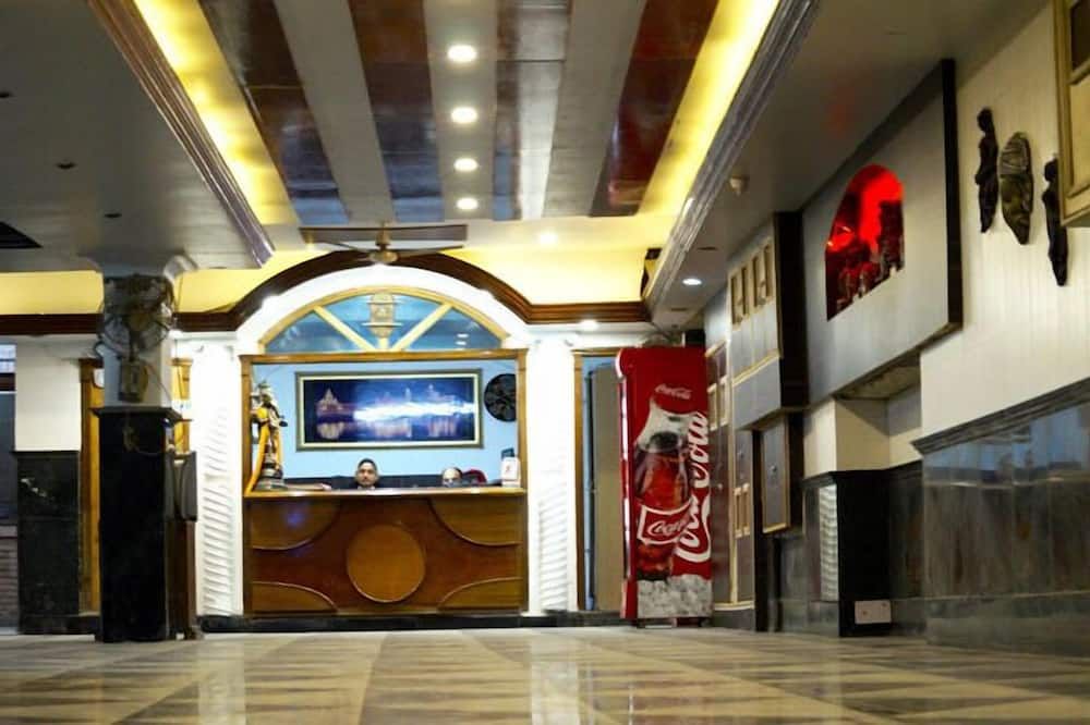 Hotel Shiraz Continental - אמריצר - דלפק קבלה