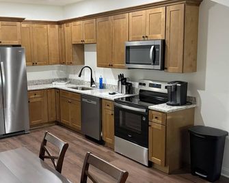 Brand new Cozy 2-bedroom condo in beautiful Berea - Berea - Kitchen