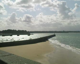 Self Catering, Sleeps 12/14, Linen Etc Inc, Spacious Gite, Pets Welcome. - Fontenay - Playa