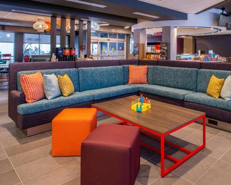 Tru by Hilton Elkhart - Elkhart - Lounge