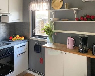 1 Bedroom Beautiful Home In Visby - Visby - Kjøkken