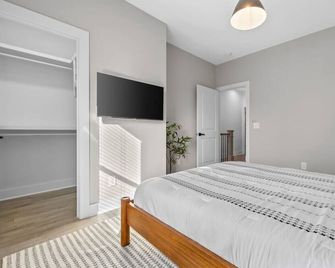 30+ Day Stay - Brand New Luxury House - Pleasant View - Soveværelse