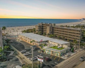 Plaza Beach Hotel - Beachfront Resort - Saint Pete Beach