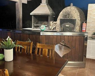 Charming Villa with Sea View in El Roque, Private Pool - El Cotillo - Bar