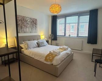 Pass the Keys | Very Modern Home away from Home - Colchester - Bedroom