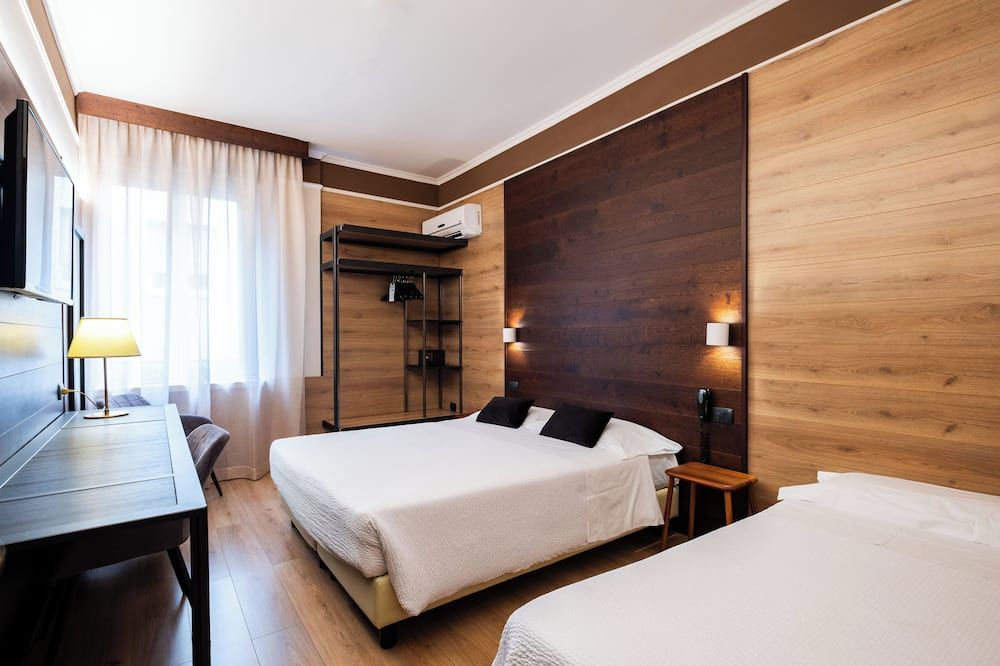 هوتل إيطاليا