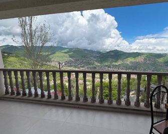 Zorac Akhbyur - Goris - Balcón