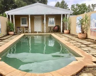 Perfect Location for Leisure or Business - Right in the main street - Scone - Zwembad