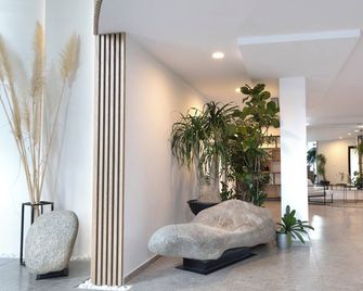 Azur Premium Resort - וארנה - לובי