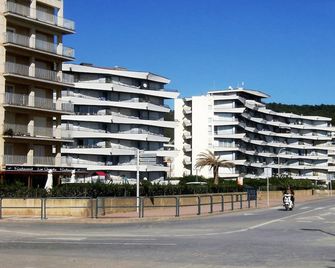 Rocamaura II 1-5 - Torroella de Montgrí - Gebouw