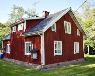 1 Bedroom Nice Apartment In Rönneshytta - Askersund - Edificio
