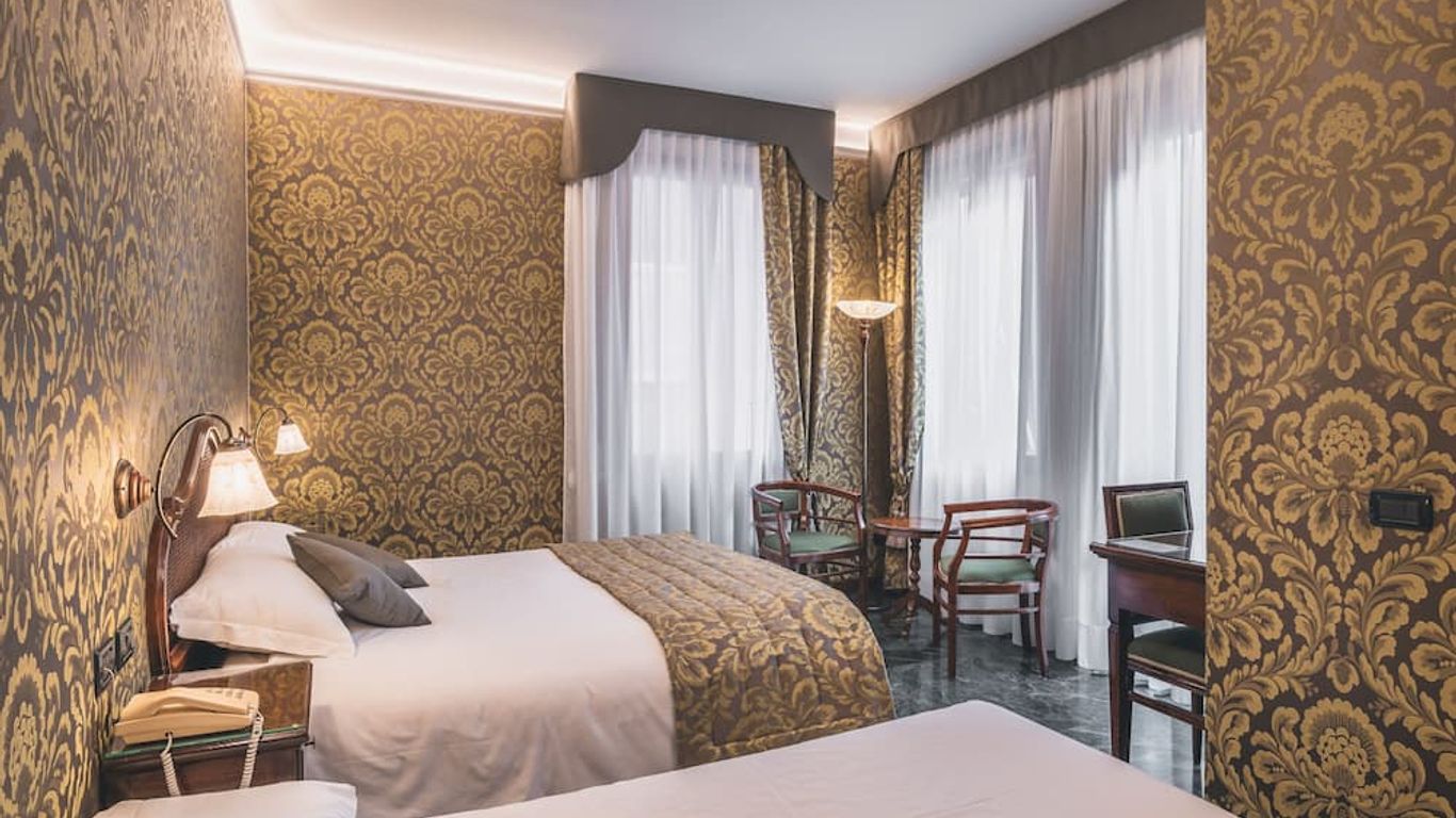 艾爾馬爾卡通酒店