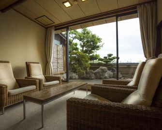 Hotel Yagi - Awara - Living room