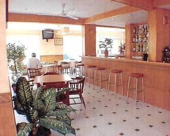 Hotel Iris - בנידורם