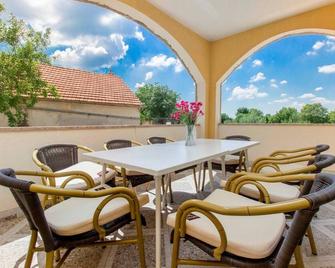 Villa Pletikosa - Drinovci - Balcón