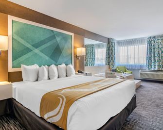 Quality Inn - קאמלופס - חדר שינה