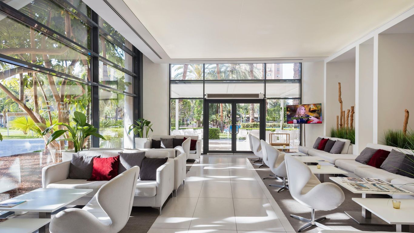 ميليا بينيدورم