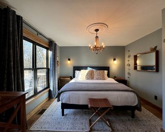 Lakefront Cabin with Fire Pit in Carbondale, Illinois - Carbondale - Bedroom