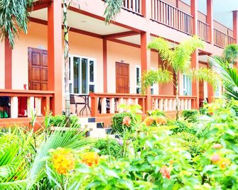 Peaceful Resort , Long Beach - Koh Lanta - Ko Lanta
