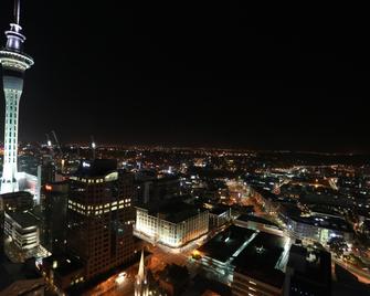 Everest Serviced Apartments on Albert - Auckland - Building