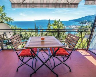 App for 2 1 with breathtaking sea views, BBQ - Opatija - Balcón