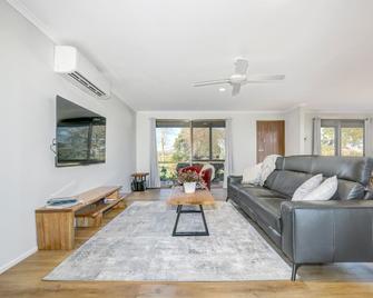Yering Park Cottage - Coldstream - Pokój dzienny