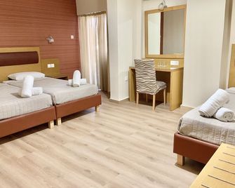 Hotel Flisvos - קאלאמטה - חדר שינה