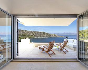 Crystal View Villa by Unique Villas Collection - Pefkali - Balcón