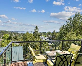 New! 4-Bd W/ Ac & Bbq, Office, Yard, View Dog Ok! - Seattle - Balcón