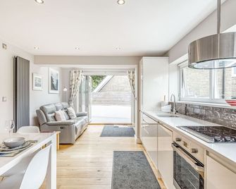 The Beach House - Newquay - Kitchen