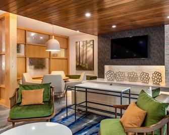 Fairfield Inn & Suites by Marriott Helen - Helen - Living room