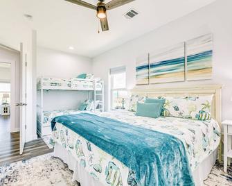 Home near the beach with large deck, gas grill, patio, outdoor shower & W/D - Jamaica Beach - Bedroom