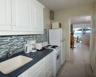 Coral Mist Beach Hotel - Worthing - Kuchyň
