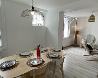 Charming T4 with wifi 5 min walk from town center and 10 min from the beach - Saint-Jean-de-Luz - Essbereich