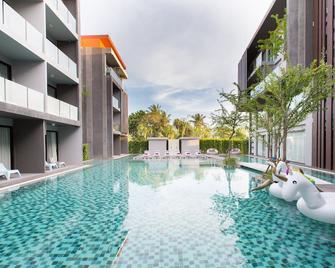 Maya Phuket Airport Hotel (SHA Plus+) - Sakhu - Pool