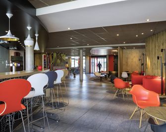 Ibis Saint Quentin En Yvelines Velodrome - Montigny-le-Bretonneux - Bar