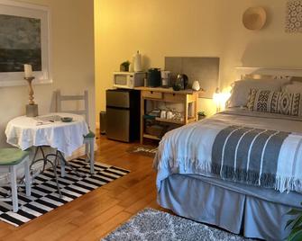 Cozy studio super close to great hiking - Thousand Oaks - Bedroom