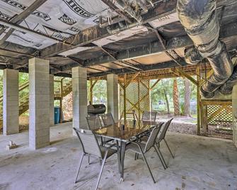 Suwannee Riverfront Home Grill, Near Springs - Branford - Patio