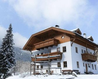 Idyllic holiday home surrounded by nature - Chienes/Kiens - Gebouw